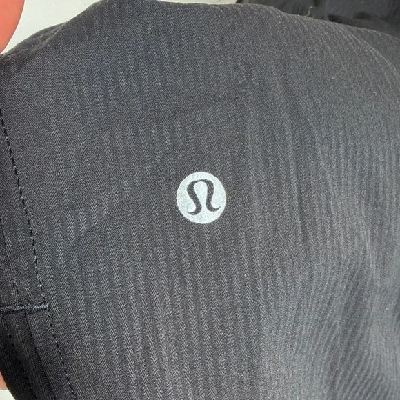 Lululemon Dance Studio Crop *25"
Black Unlined Lounge Pants Joggers Size 6 - Picture 15 of 16